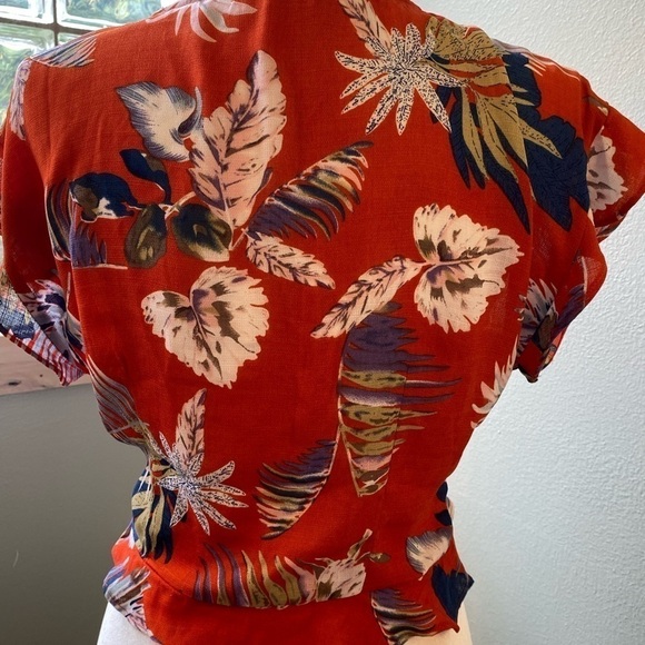 Sage the Label Tropical Print Tie Front Crop Top size Medium - Picture 11 of 12